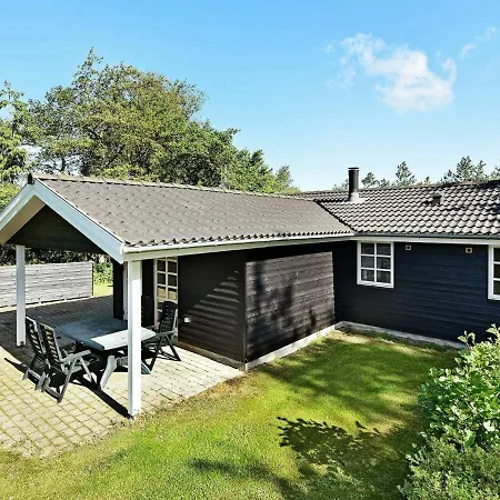 Three-bedroom Holiday In 21 Prázdninový dům Oksbøl