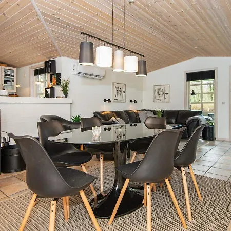 Three-bedroom Holiday In 21 Prázdninový dům