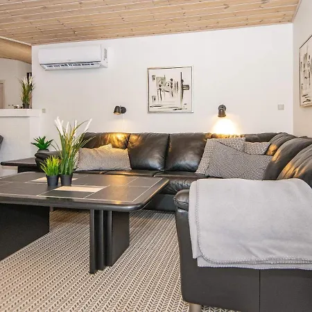 Prázdninový dům Three-bedroom Holiday In 21 *
